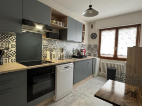 Moderne T2 avec balcon, parking et Wifi, animaux admis - FR-1-555-109